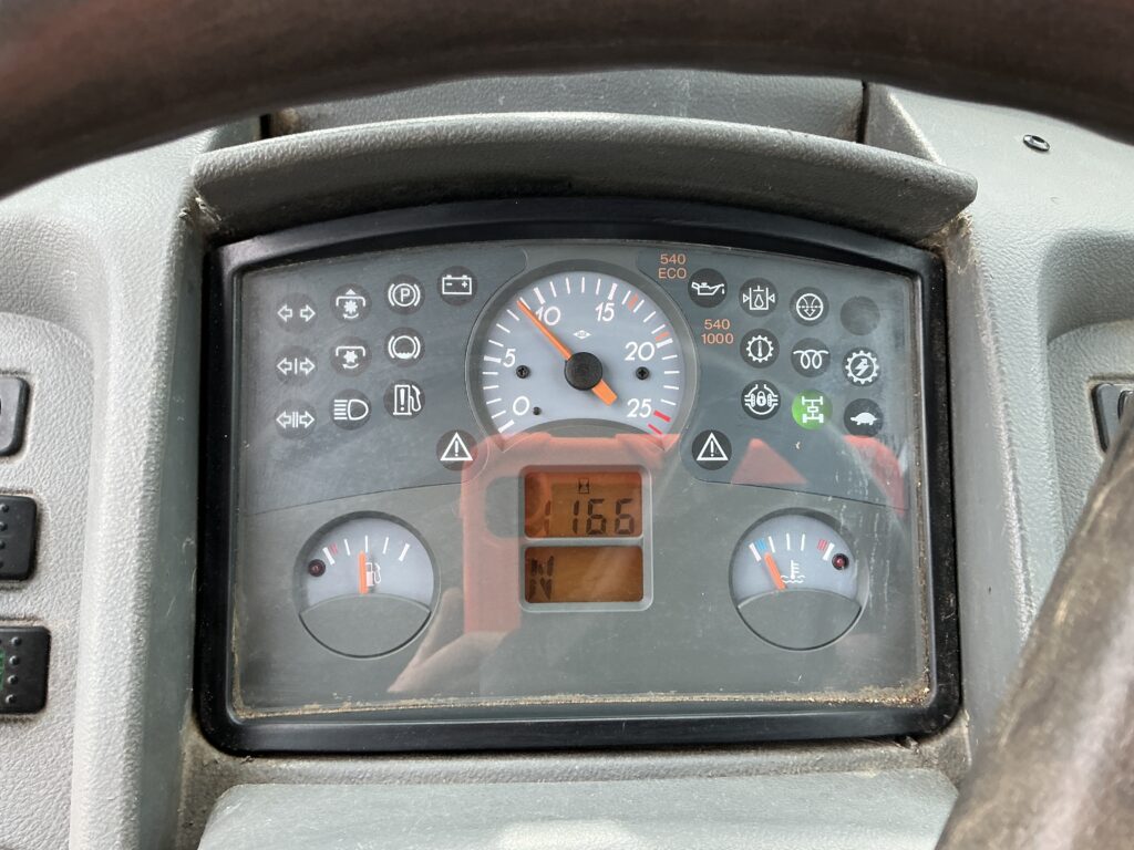Claas Nectis 227F Tractor (ST26949)