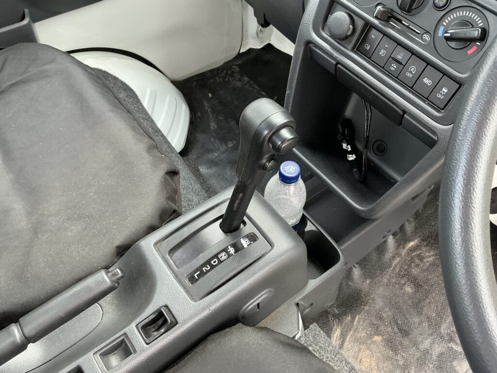 Mitsubishi Mini Cab 4WD 350Kg Truck (ST27058)