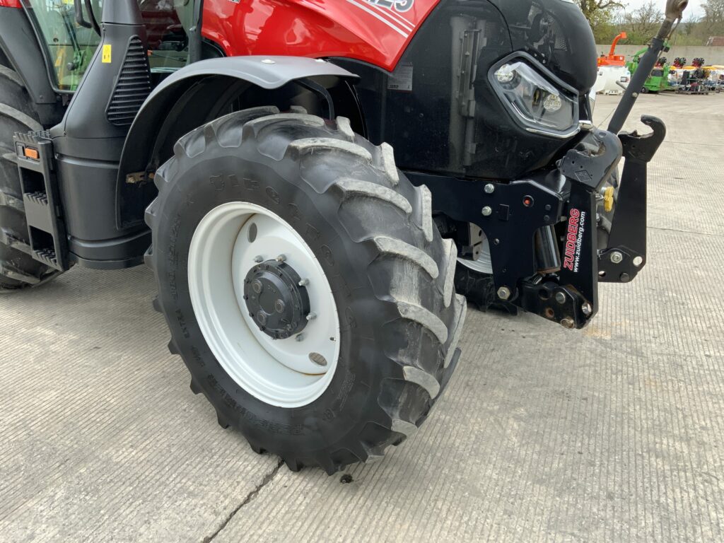 Case Maxxum 125 Tractor (ST26224)