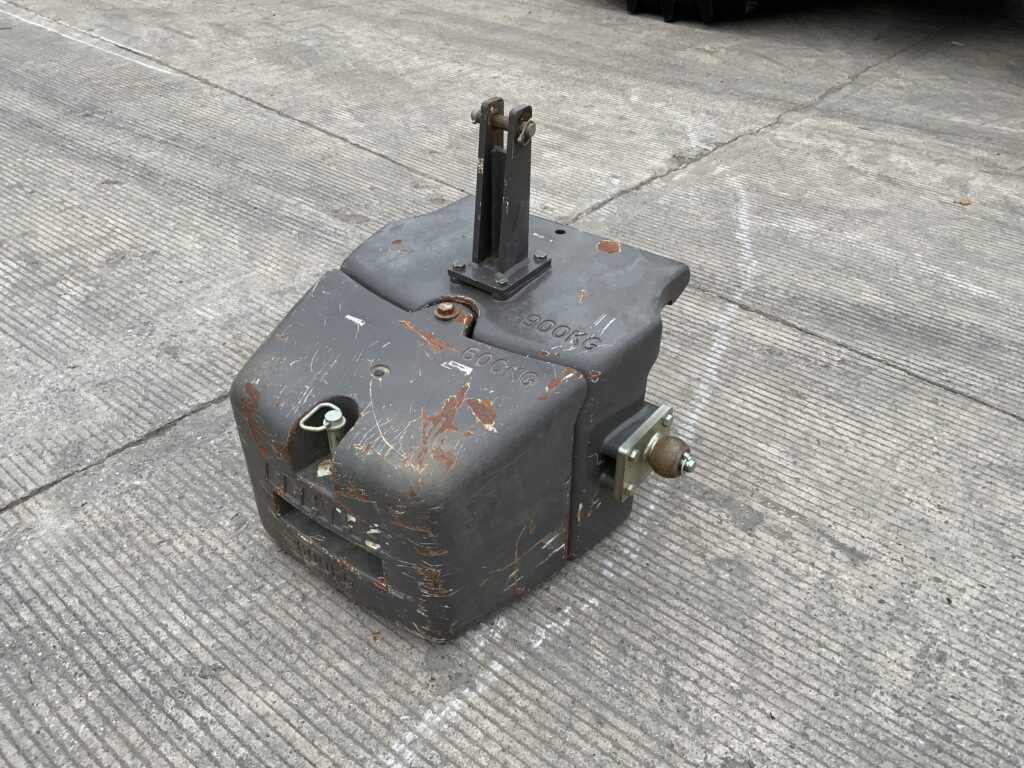 Claas 900Kg with 600kg Extension Weight Block (ST27017)