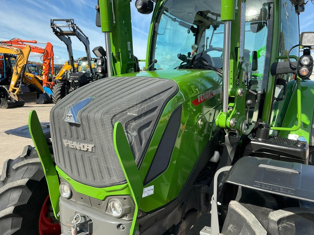 Fendt 312 Power Tractor (ST26380)