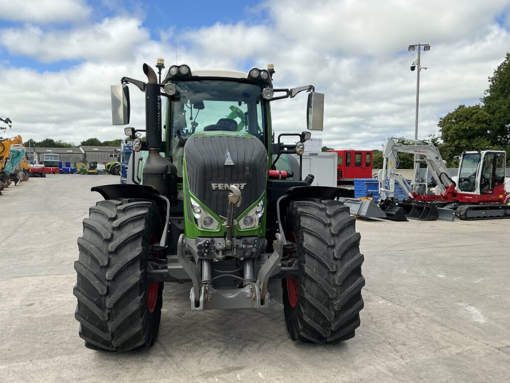Fendt 828 Profi Plus Tractor (ST26831)