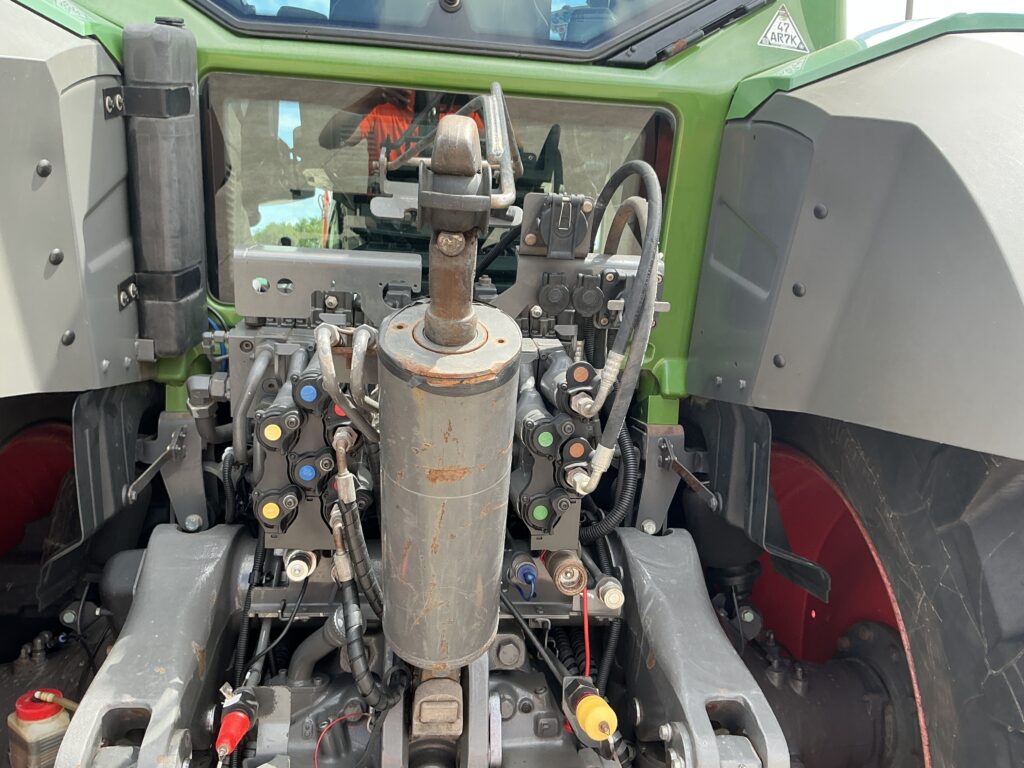 Fendt 828 Profi Plus Tractor (ST26831)