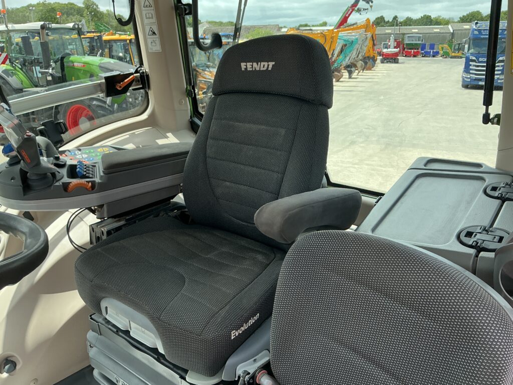 Fendt 828 Profi Plus Tractor (ST26831)
