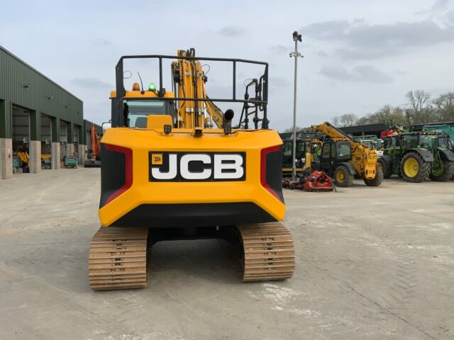 jcb-140x-lc-digger-st26188-copy-img-0187-scaled