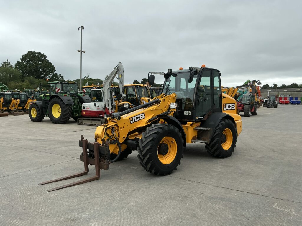 JCB TM320s Pivot Steer Telehandler (ST26310)