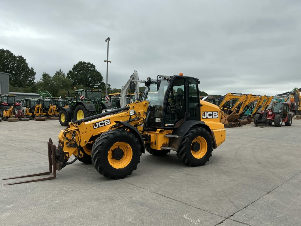 JCB TM320s Pivot Steer Telehandler (ST26310)