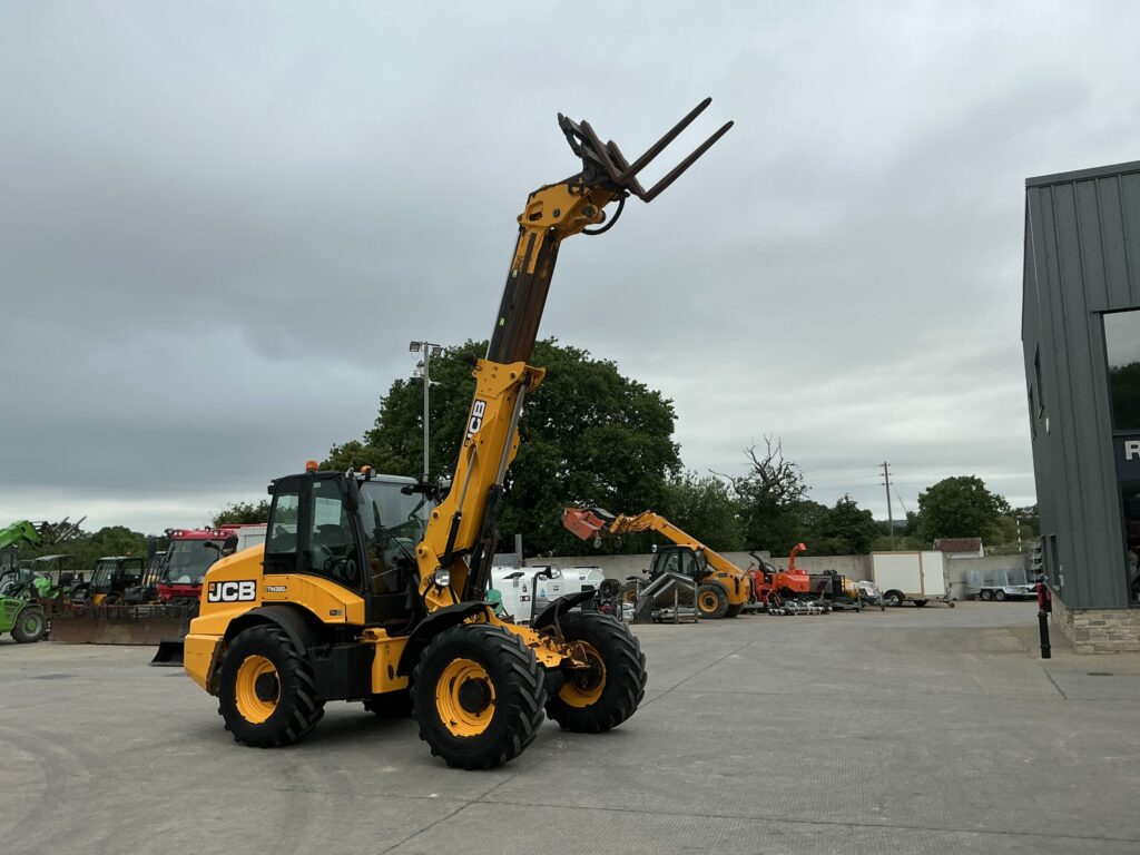 JCB TM320s Pivot Steer Telehandler (ST26310)