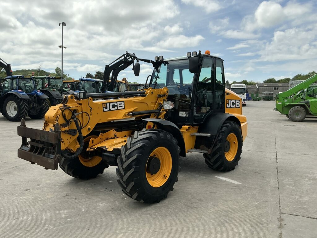 JCB TM320s Pivot Steer Telehandler (ST26636)