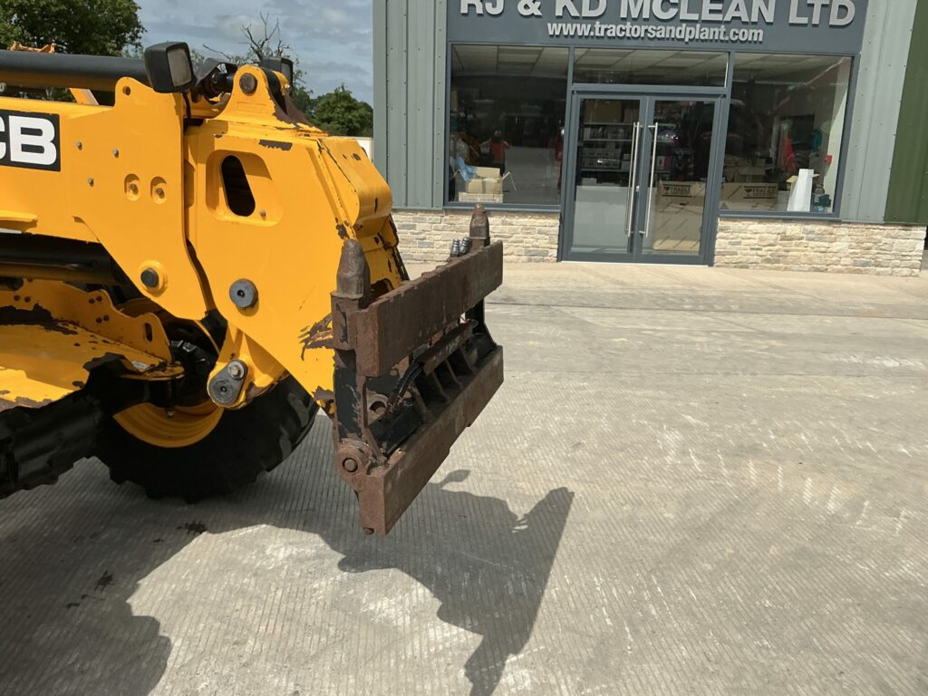 JCB TM320s Pivot Steer Telehandler (ST26636)