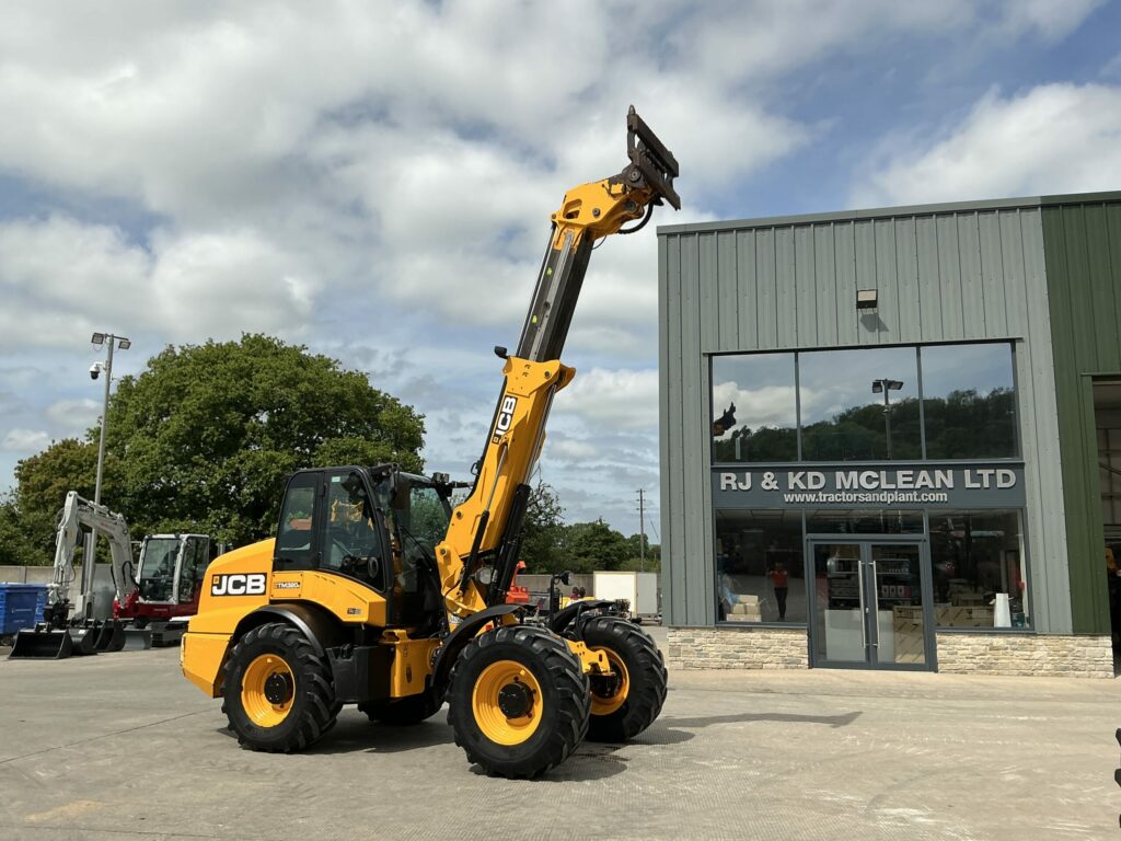 JCB TM320s Pivot Steer Telehandler (ST26636)