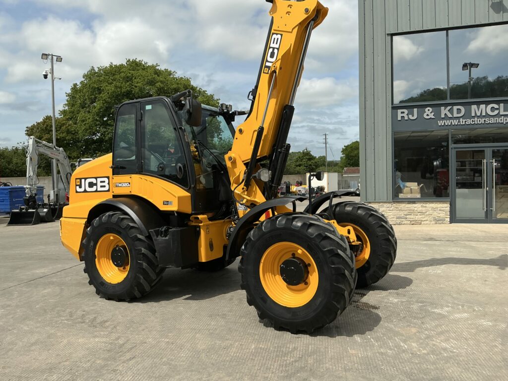 JCB TM320s Pivot Steer Telehandler (ST26636)