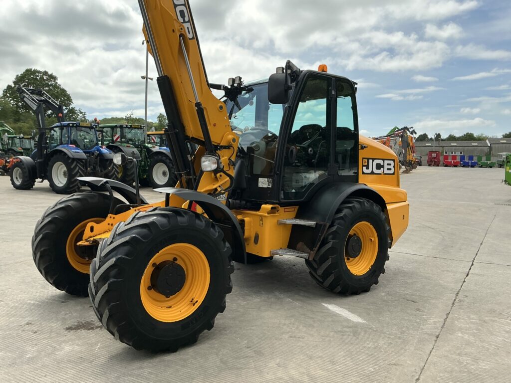 JCB TM320s Pivot Steer Telehandler (ST26636)