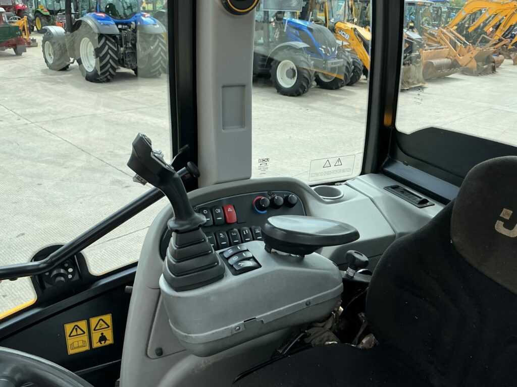 JCB TM320s Pivot Steer Telehandler (ST26636)