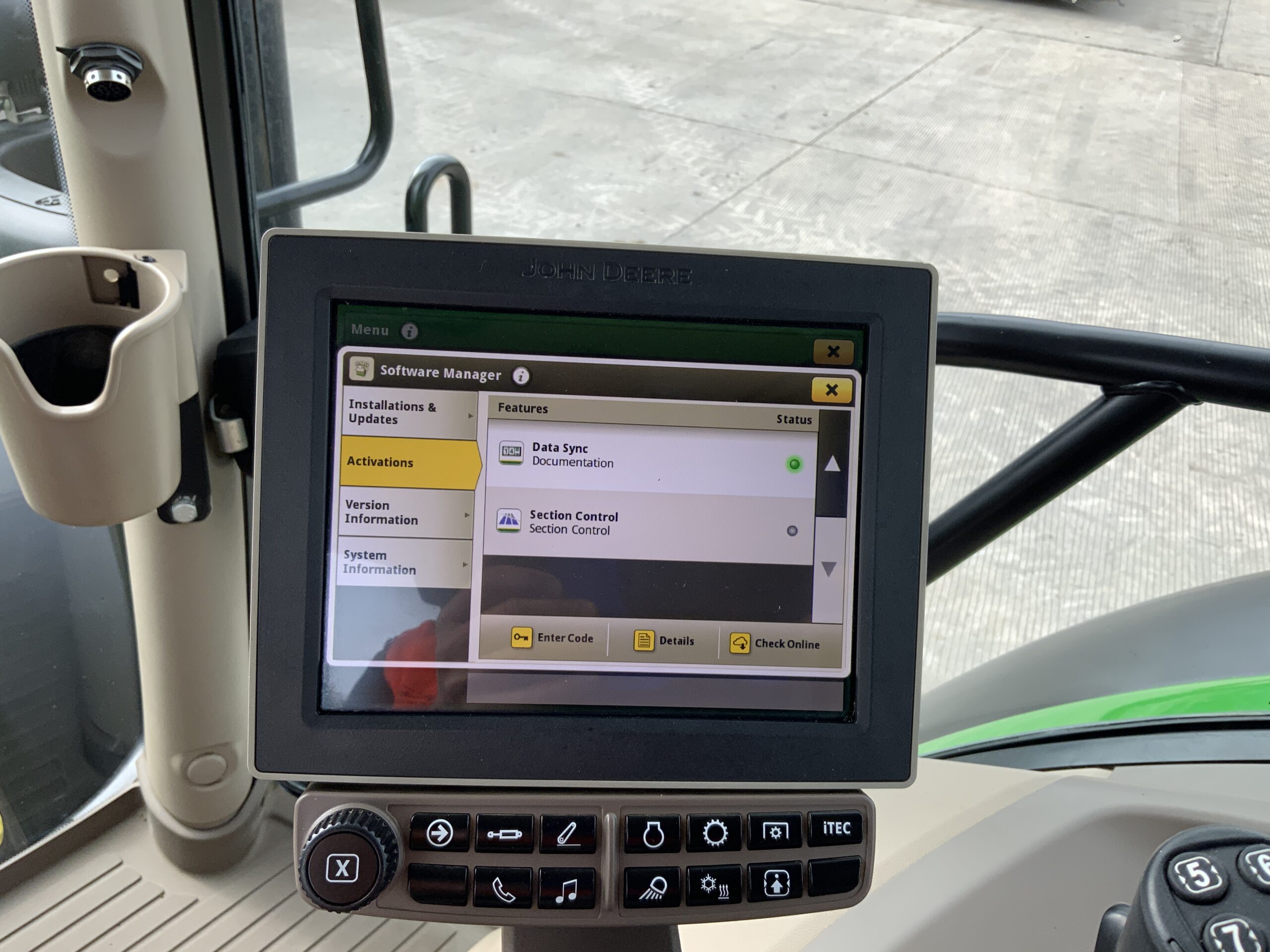 John Deere 6215R Premium Edition Tractor (ST26613)
