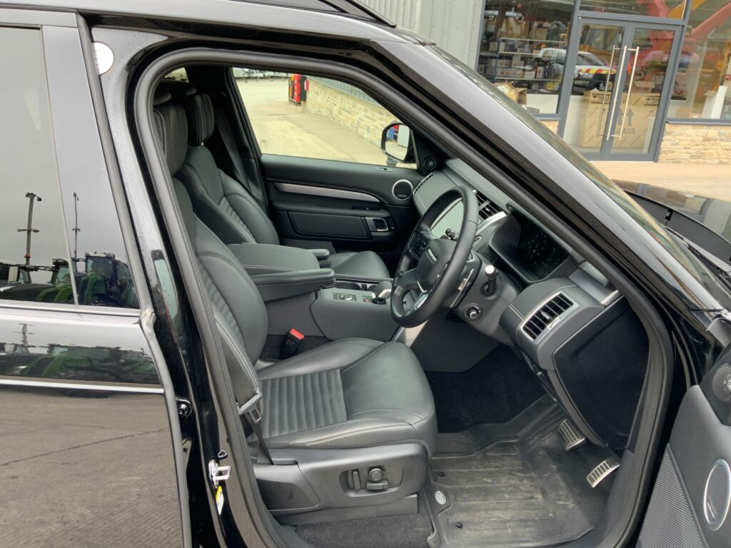 Land Rover Discovery 3.0 D350 MHEV Dynamic HSE Auto (ST22493)