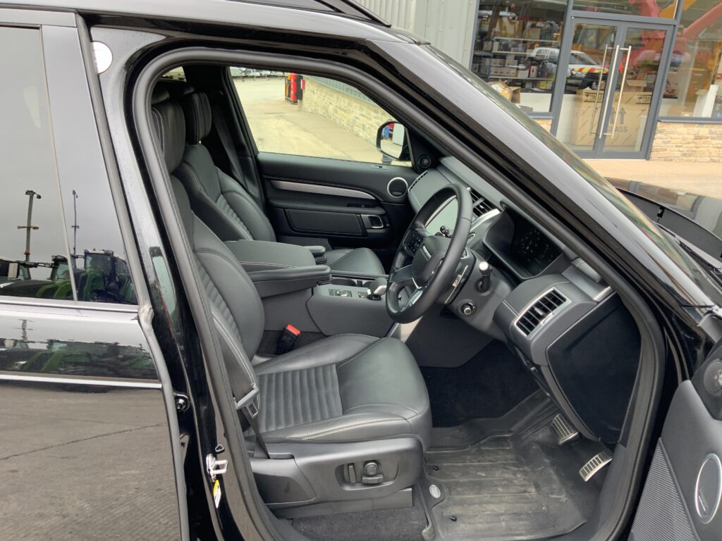 Land Rover Discovery 3.0 D350 MHEV Dynamic HSE Auto (ST22493)