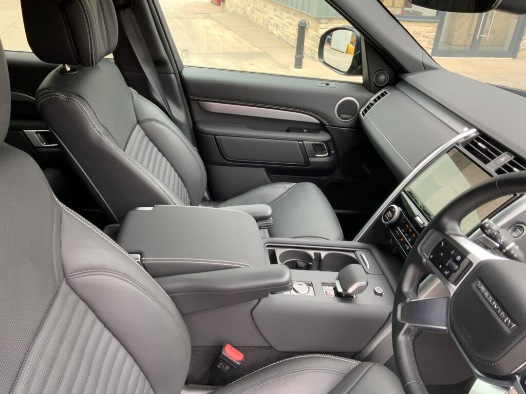 Land Rover Discovery 3.0 D350 MHEV Dynamic HSE Auto (ST22493)