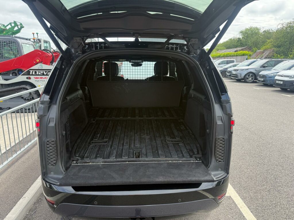 Land Rover Discovery 3.0 D350 MHEV Dynamic HSE Commercial (ST21679)