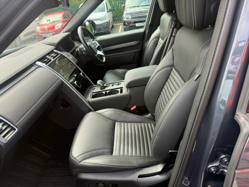 Land Rover Discovery 3.0 D350 MHEV Dynamic HSE Commercial (ST21679)
