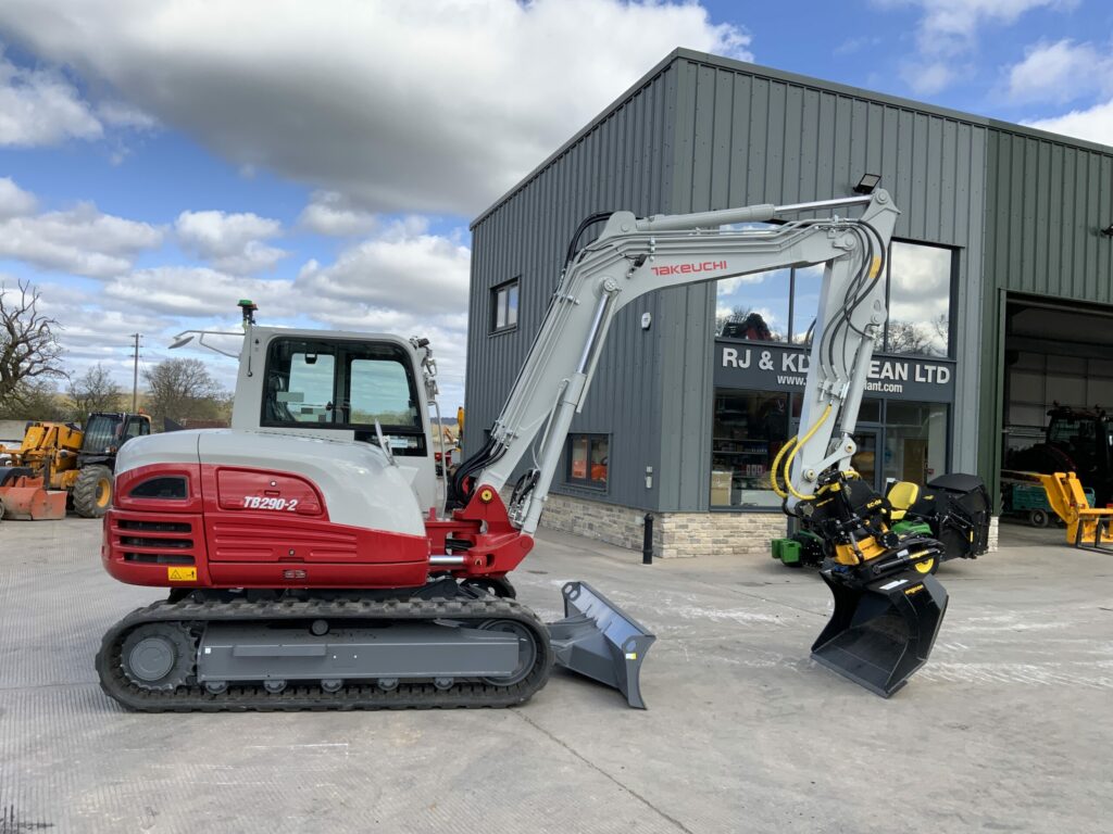 New Unused Takeuchi TB290-2 C/W ENGCON Tilt Rotator
