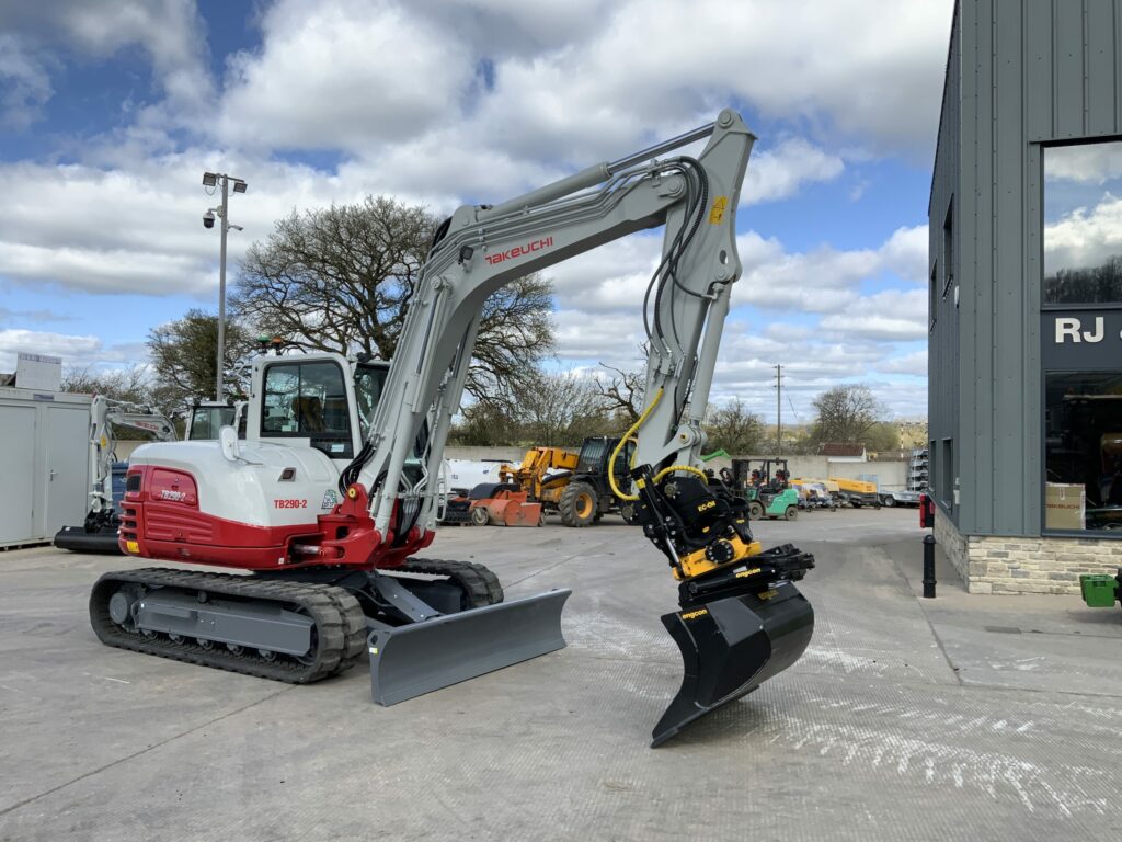 New Unused Takeuchi TB290-2 C/W ENGCON Tilt Rotator