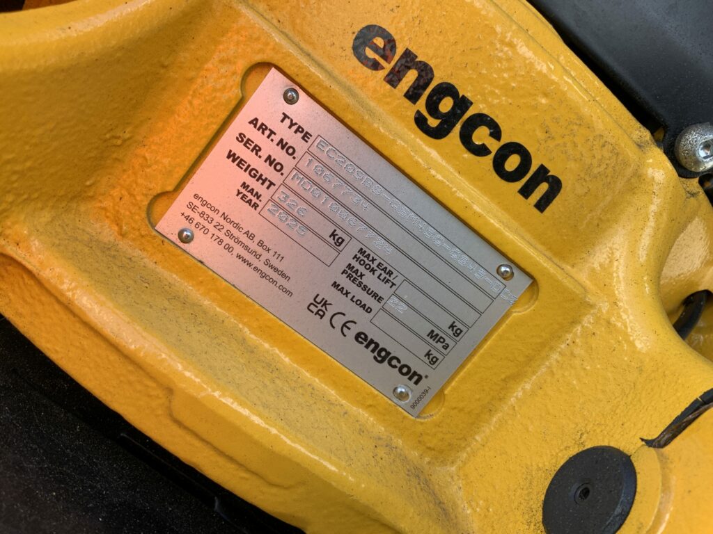 New Unused Takeuchi TB290-2 C/W ENGCON Tilt Rotator