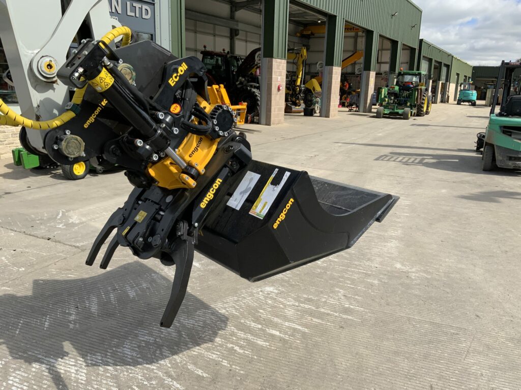New Unused Takeuchi TB290-2 C/W ENGCON Tilt Rotator