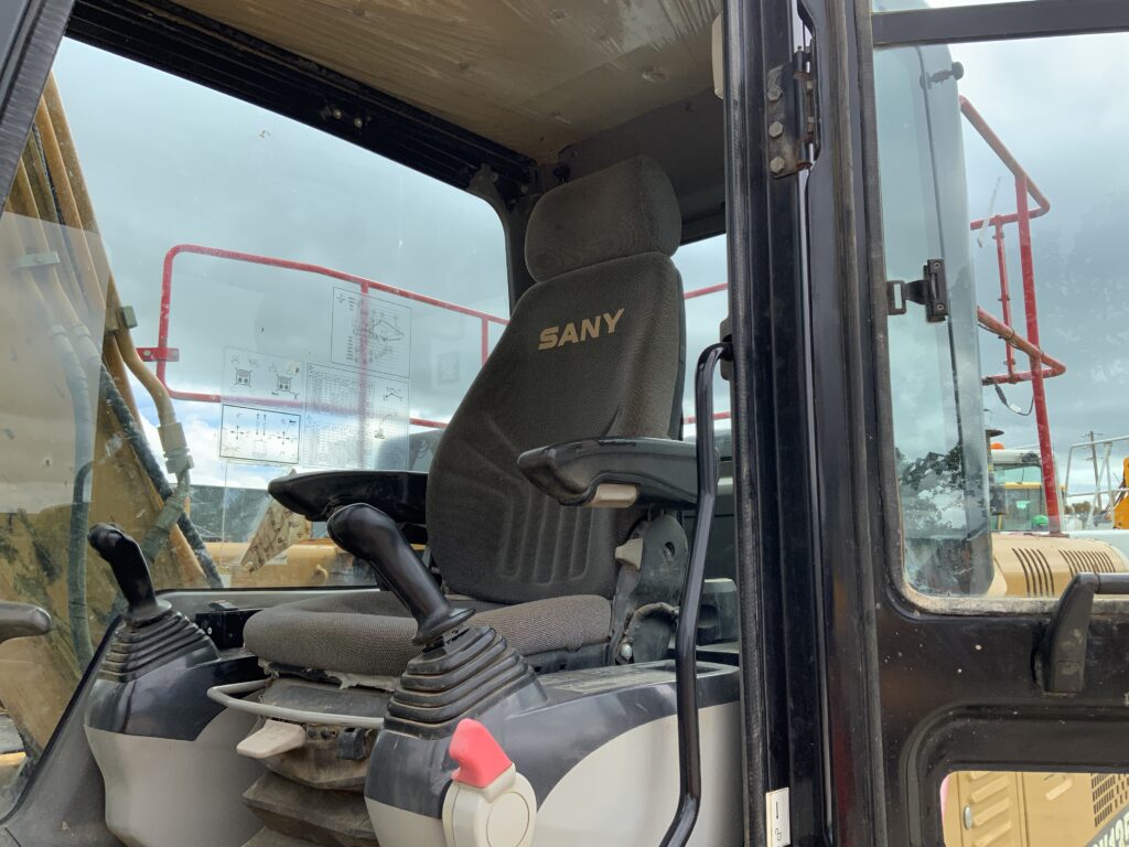 Sany SY135C Digger (ST27031)
