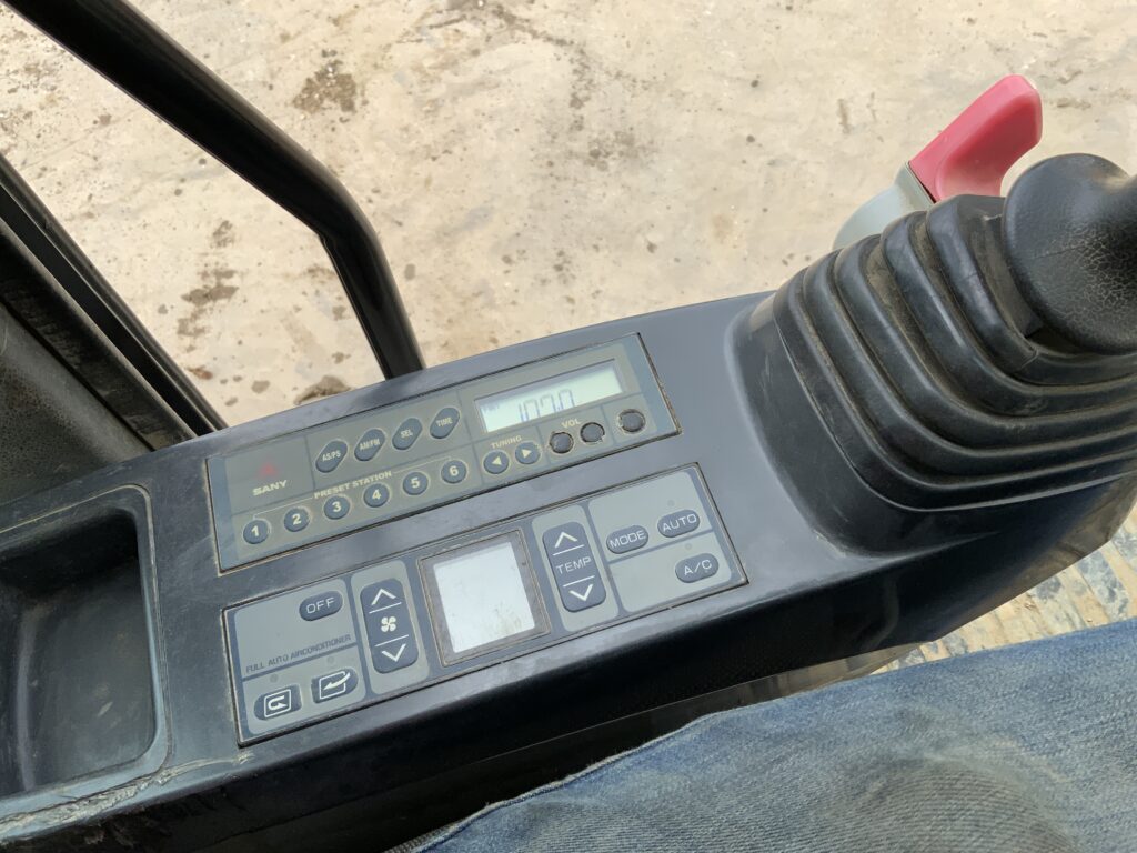 Sany SY135C Digger (ST27031)