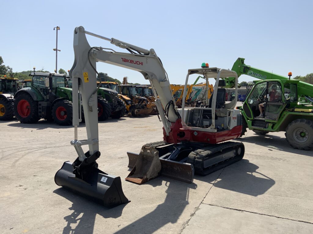 Takeuchi TB250 Digger (ST24283)