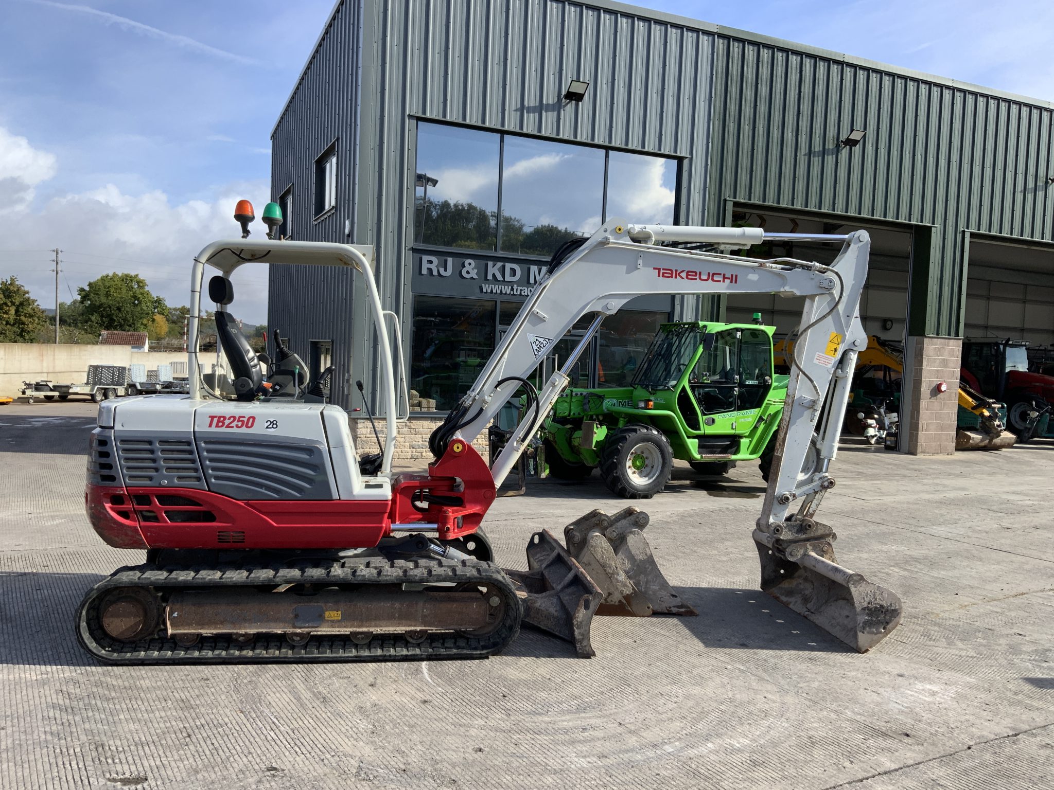 takeuchi-tb250-digger-st24283-copy-auto-draft-img-0606-2048x1536-1