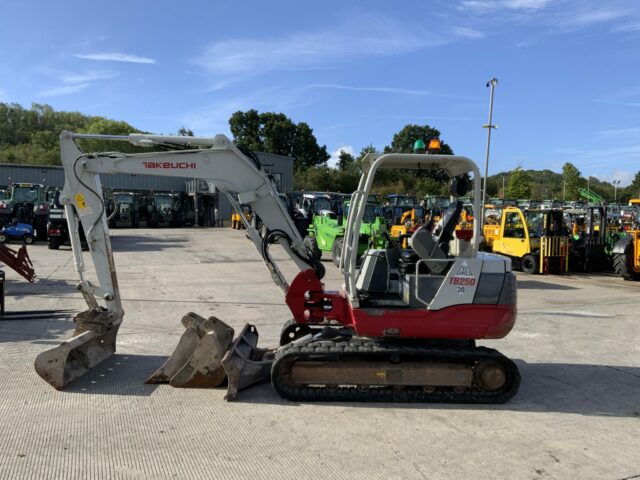 takeuchi-tb250-digger-st24283-copy-auto-draft-img-0609-2048x1536-1
