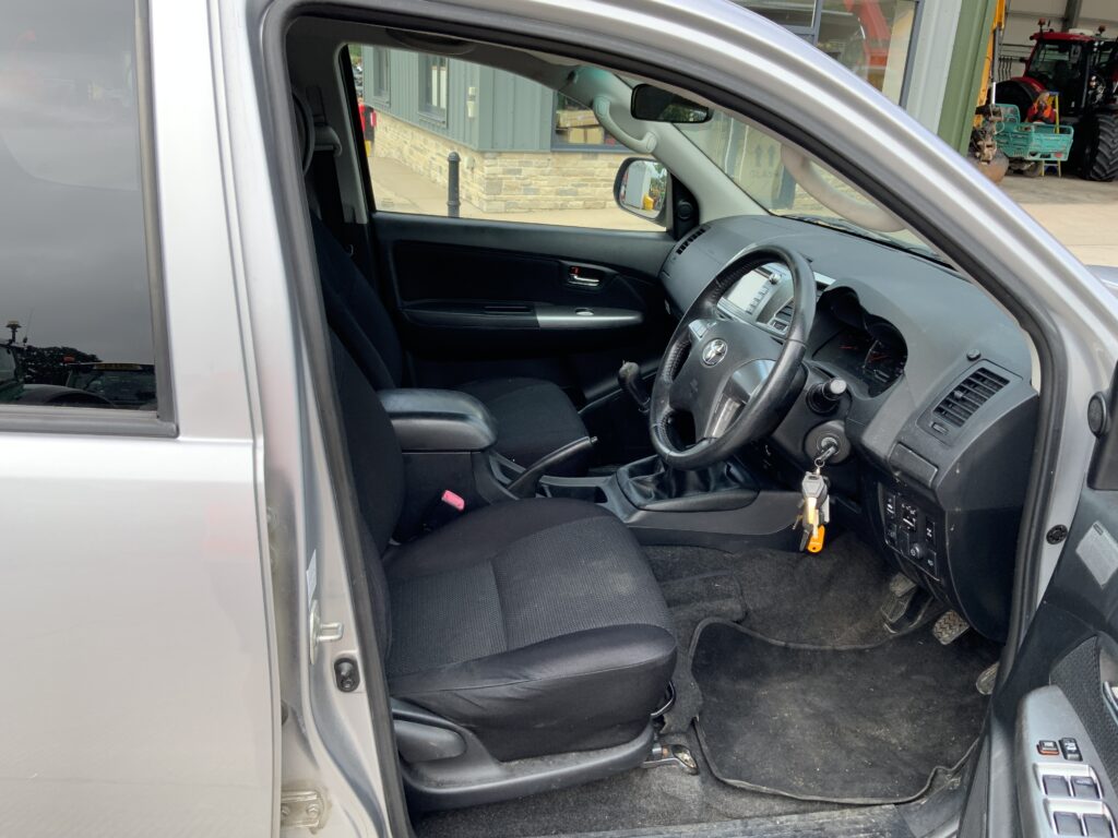 Toyota Hilux 2.5 D-4D Icon 4WD (ST27078)