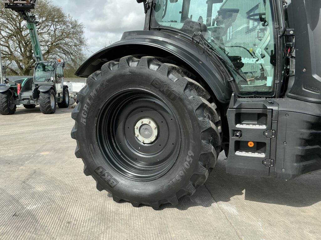 Valtra T194 Versu Unlimited (ST26337)