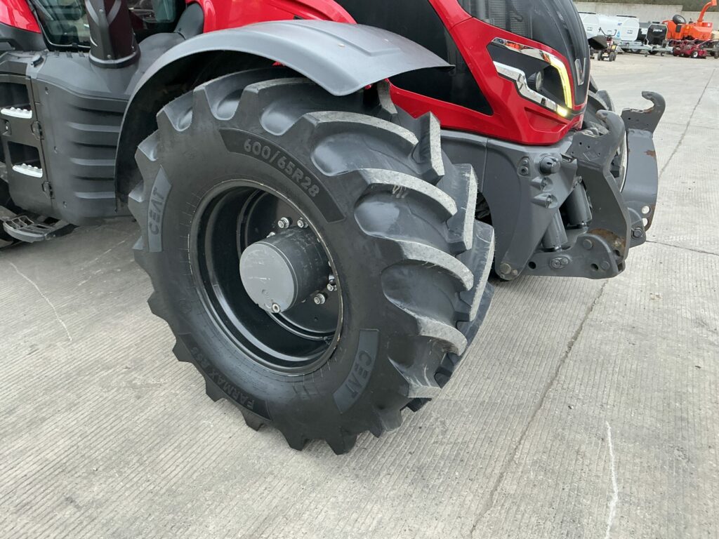 Valtra T255 Active Tractor (ST25717)