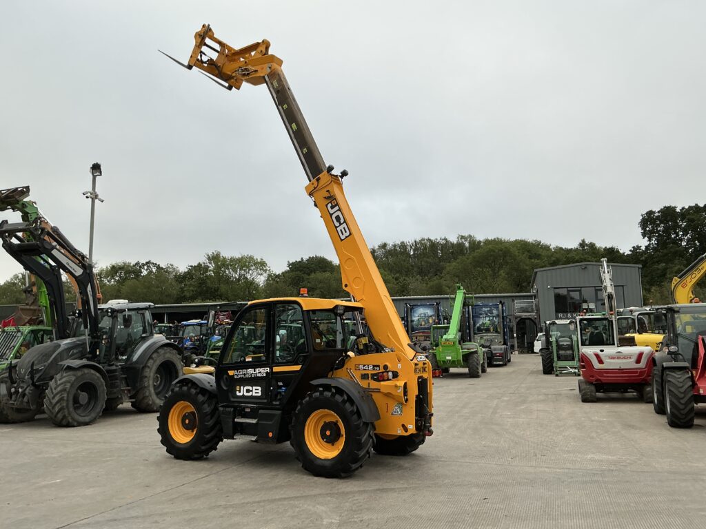 JCB 542-70 Agri Super Telehandler (ST26922)