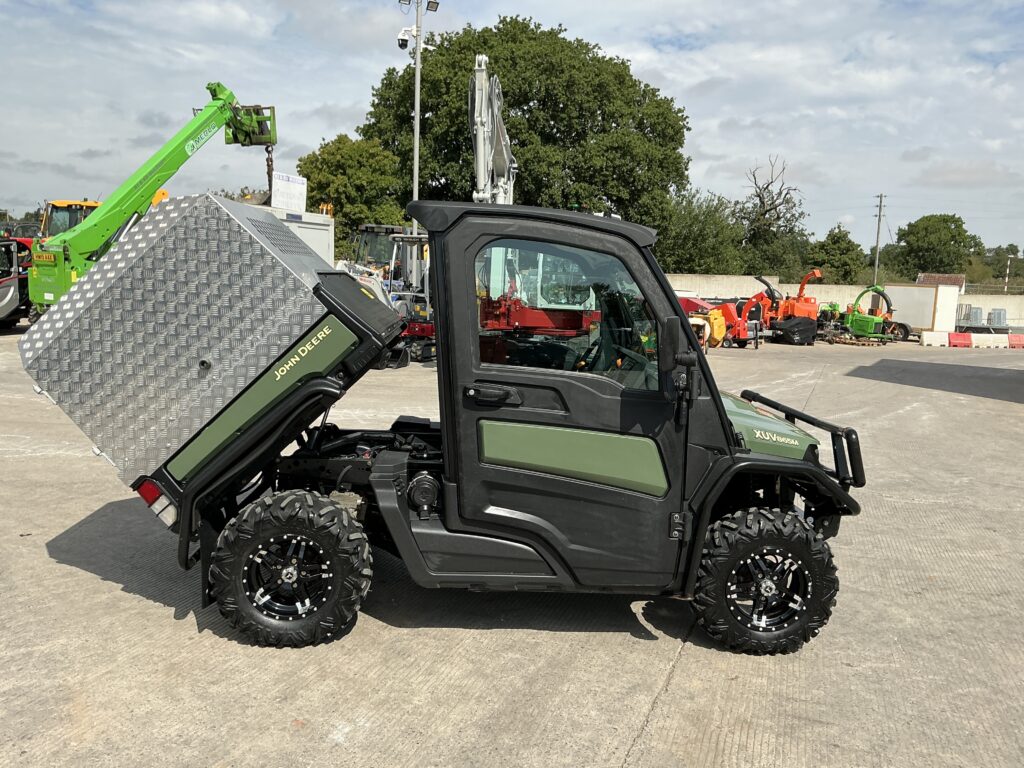 John Deere 865M Gator (ST27317)