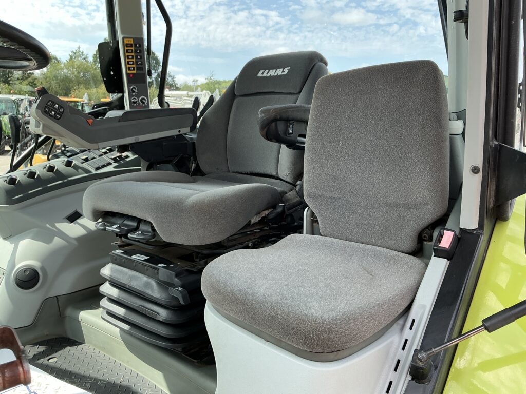 Claas Arion 630 Tractor (ST26767)