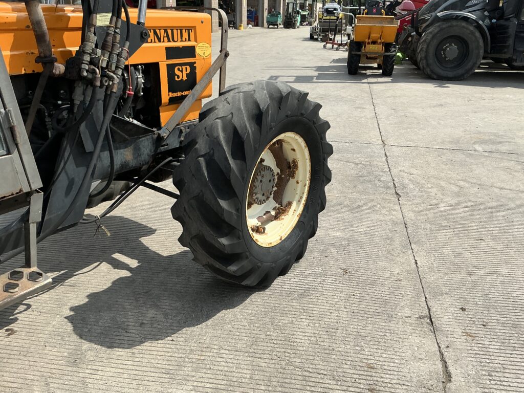 Renault SP Tracto-Control Tractor (ST26998)