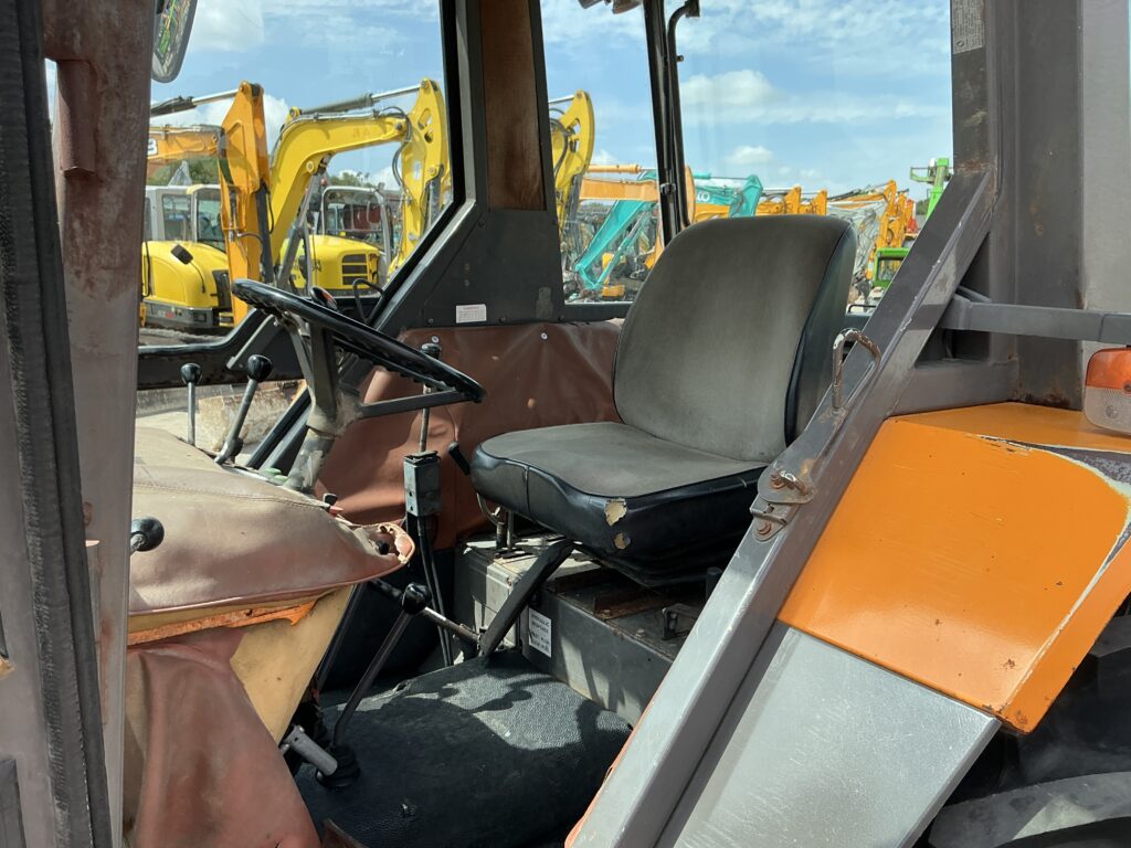 Renault SP Tracto-Control Tractor (ST26998)