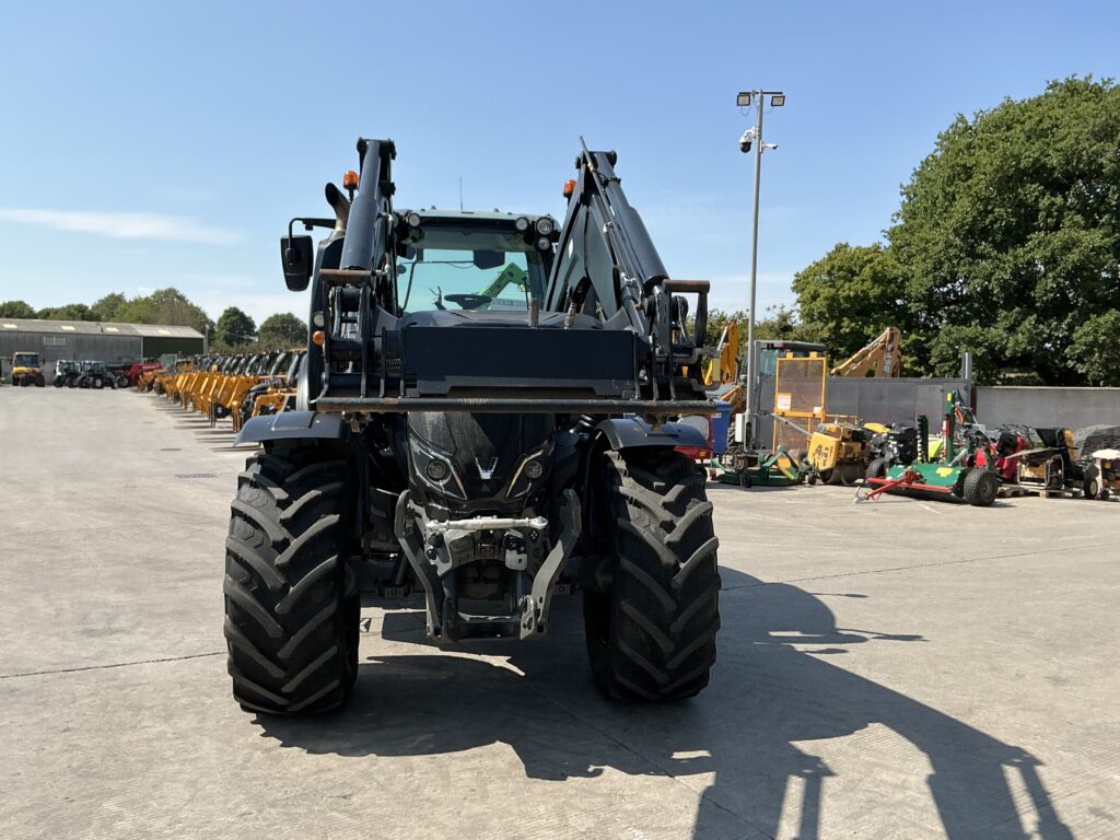 Valtra T174 Active Unlimited Tractor (ST25060)