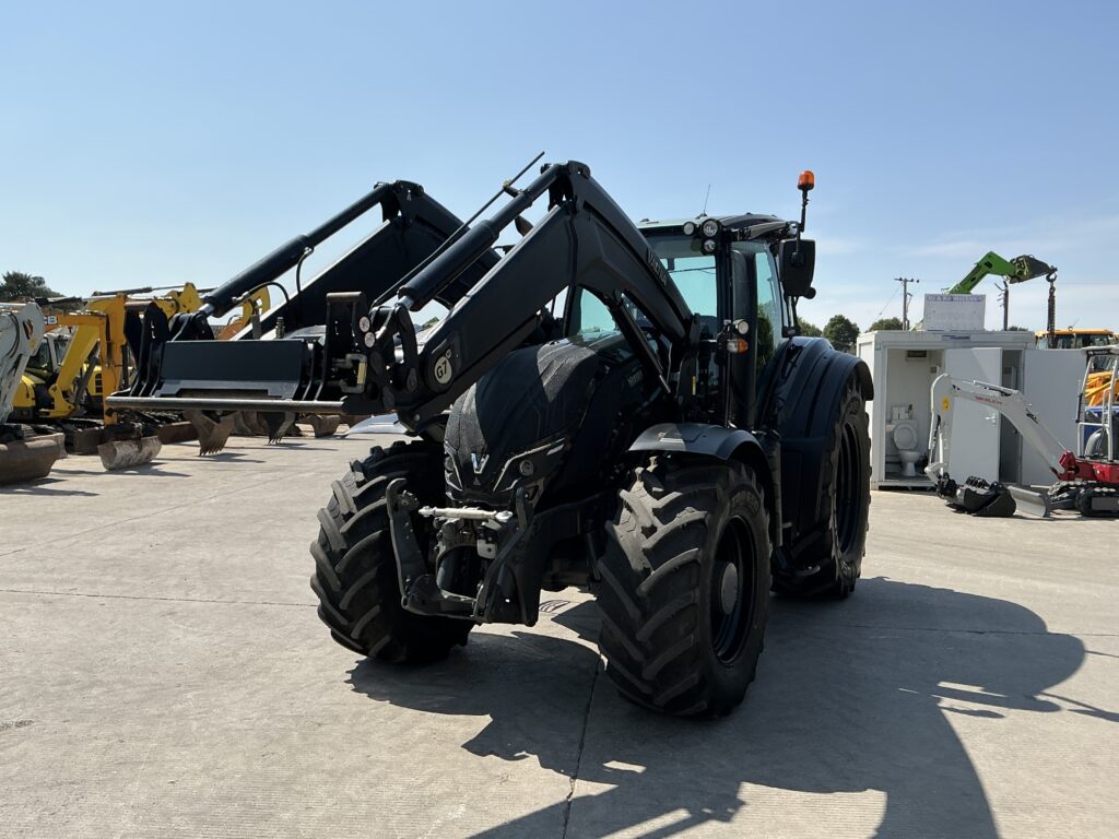 Valtra T174 Active Unlimited Tractor (ST25060)