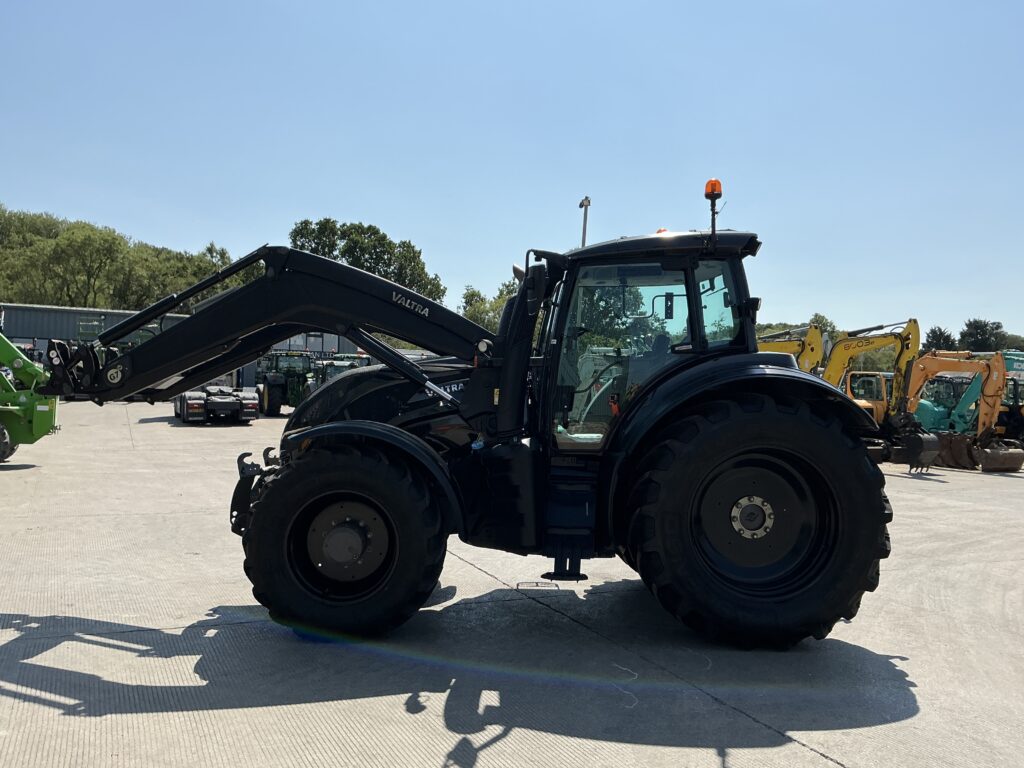 Valtra T174 Active Unlimited Tractor (ST25060)