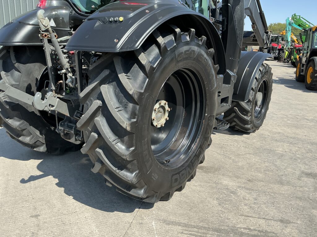 Valtra T174 Active Unlimited Tractor (ST25060)