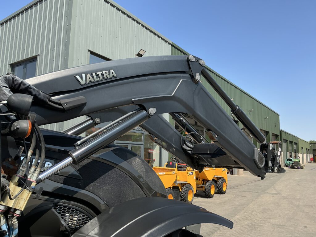 Valtra T174 Active Unlimited Tractor (ST25060)