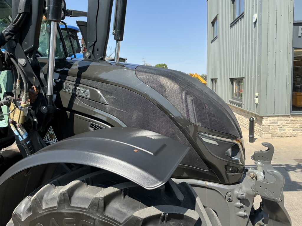 Valtra T174 Active Unlimited Tractor (ST25060)