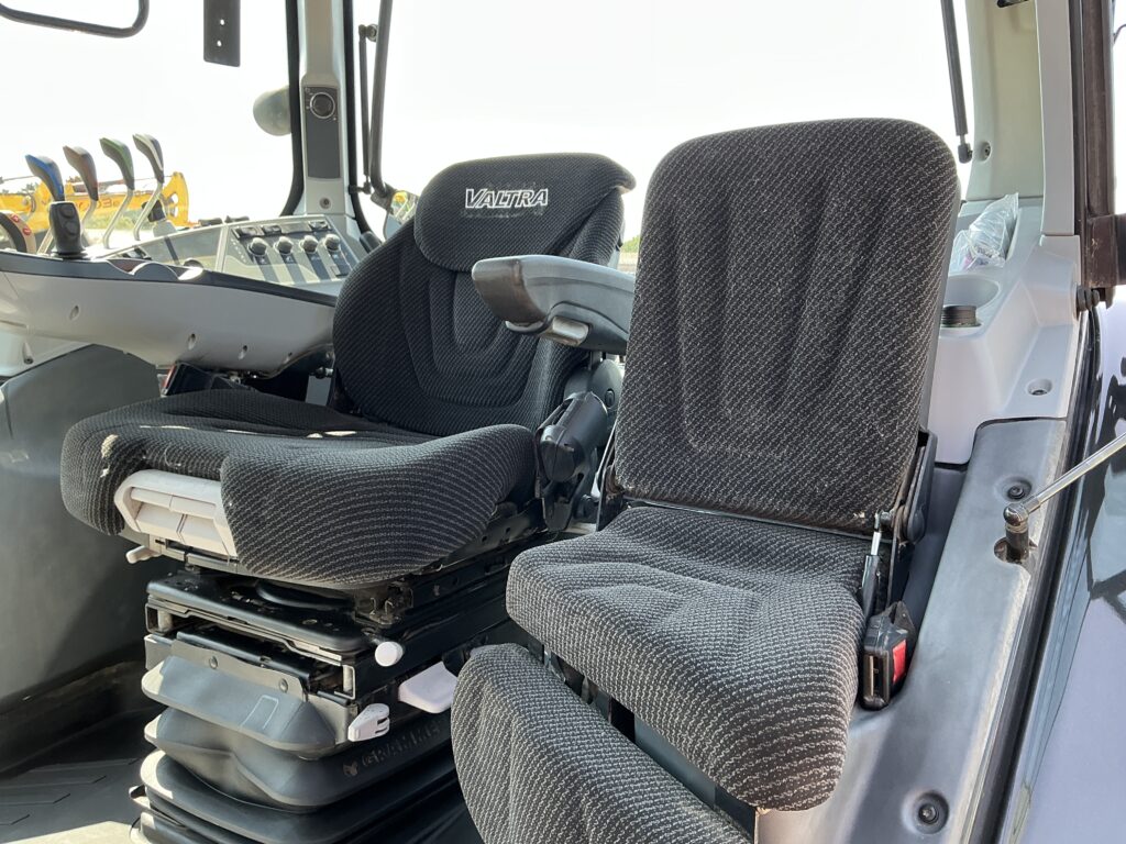 Valtra T174 Active Unlimited Tractor (ST25060)
