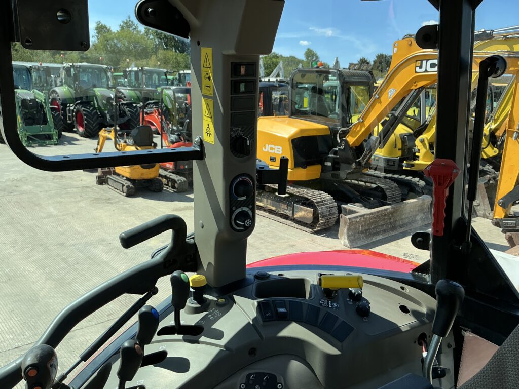 Case 115C Tractor (ST27271)