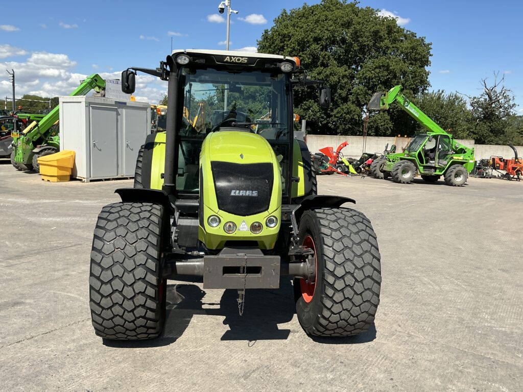 Claas 320 Axos Tractor (ST27313)